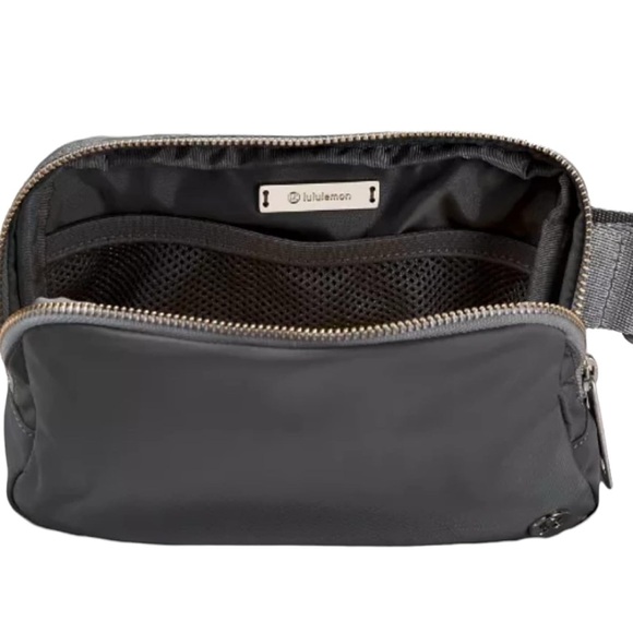 NWT Lululemon Everywhere Belt Bag 1L - Asphalt Gray - Picture 3 of 3